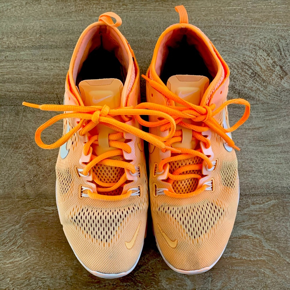 Women’s Nike Free Run - Picture 1 of 12